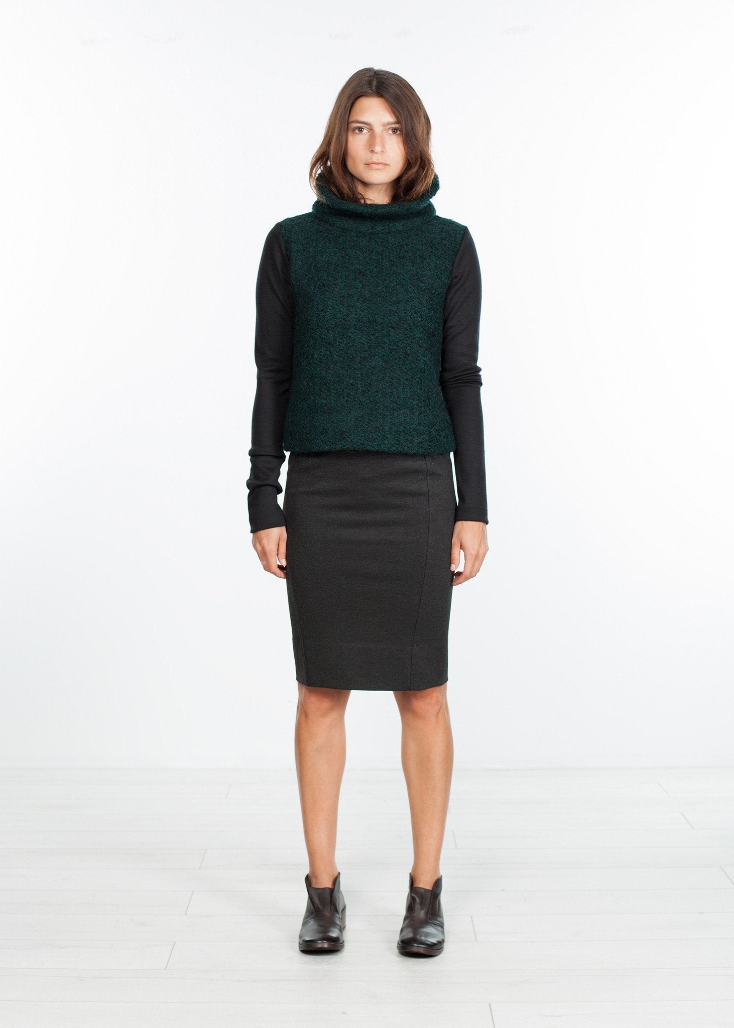 Boucle Turtle Neck in Green/Black - DrakeJack