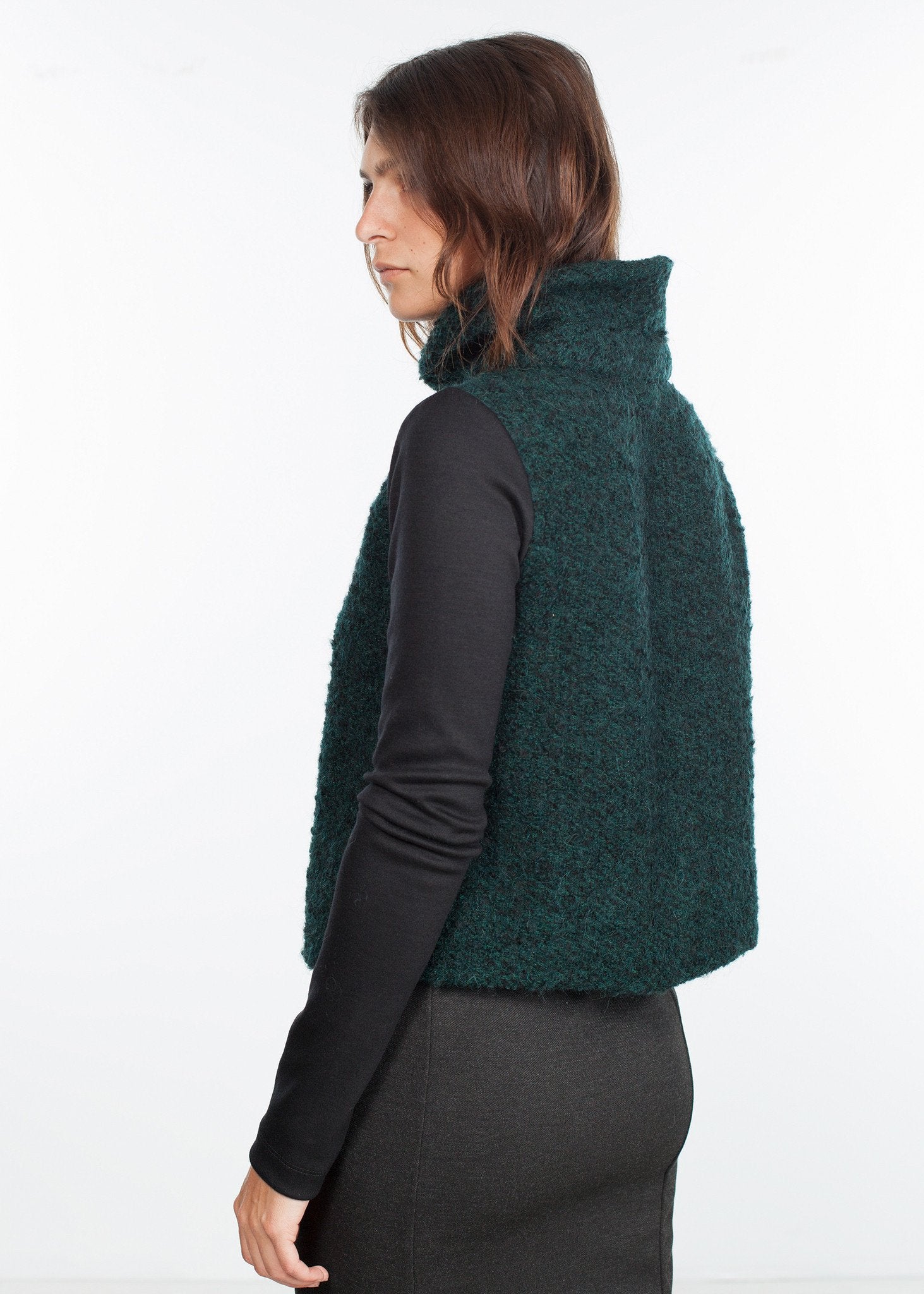 Boucle Turtle Neck in Green/Black - DrakeJack