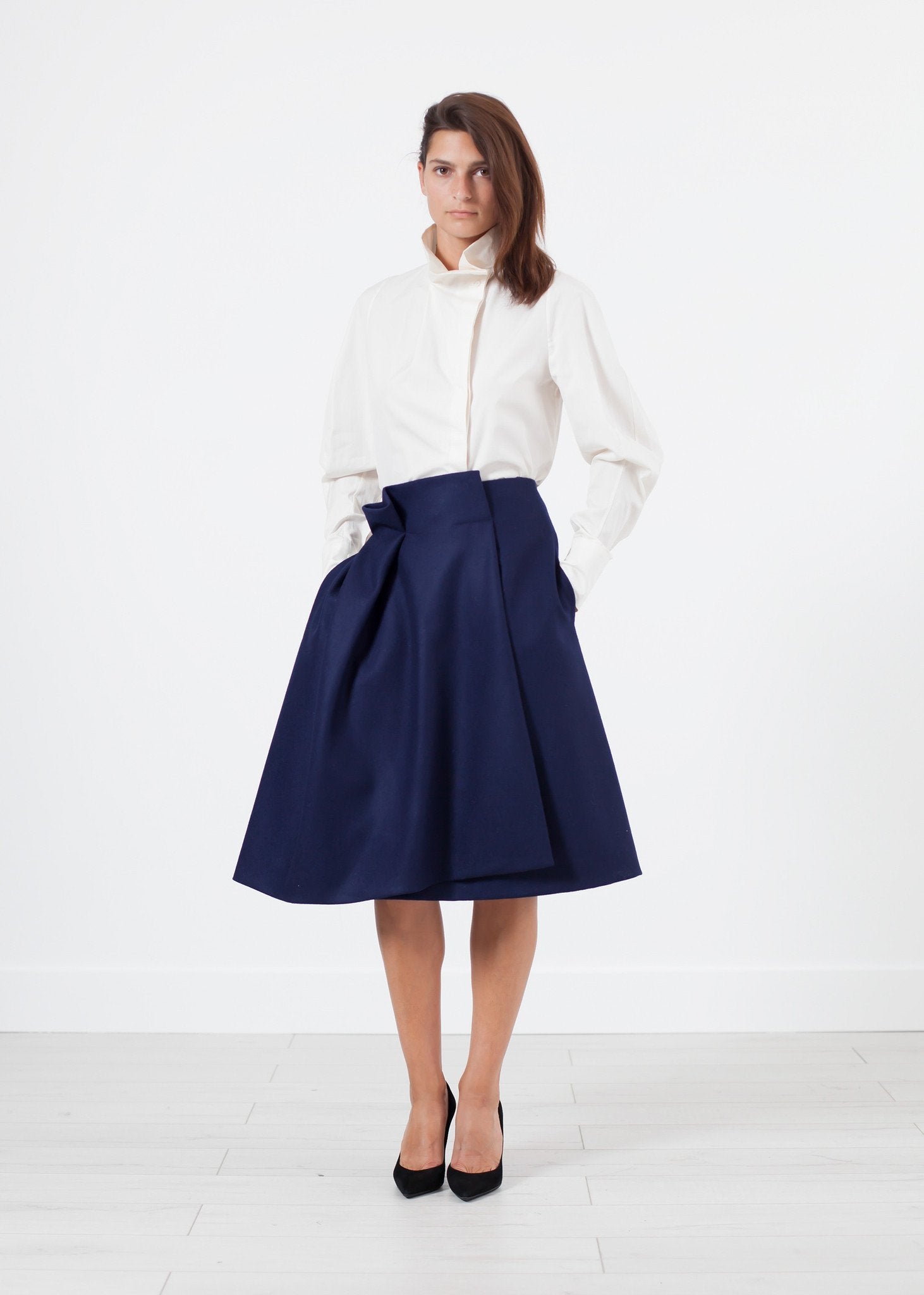 Full Collar Poplin Blouse in Off White - DrakeJack