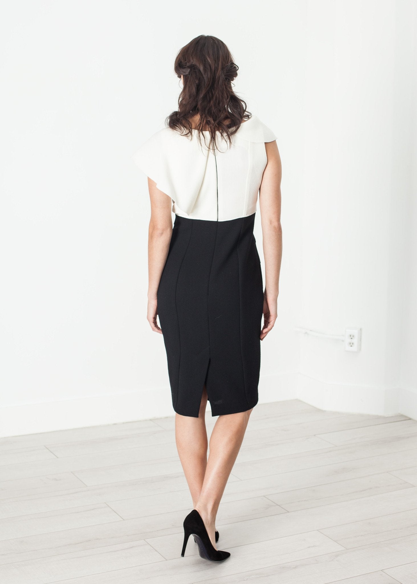 Asymmetric Dress in Cream/Black - DrakeJack